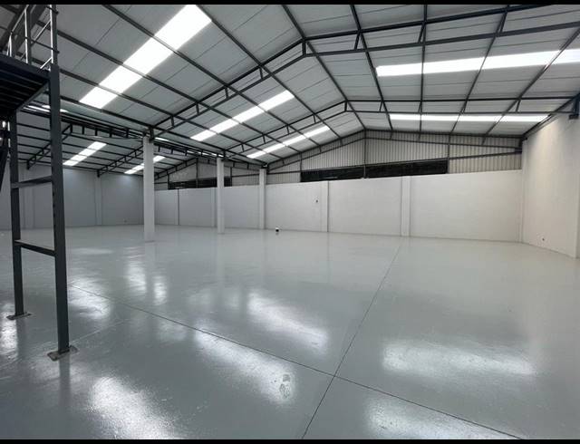 1,094M² WAREHOUSE TO LET IN COSMO BUSINESS PARK